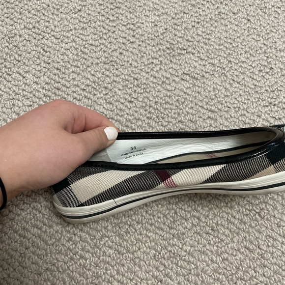 Burberry Patent/Canvas Flats - Picture 7 of 7